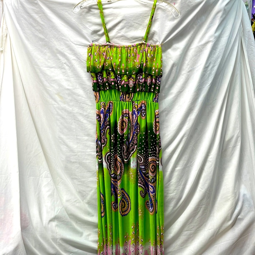 Stretchy maxi ruffled sleeveless ladies sz Lg